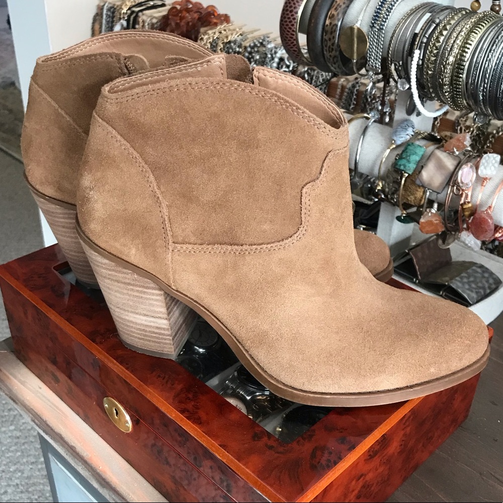 EUC LUCKY BRAND Eller tan booties